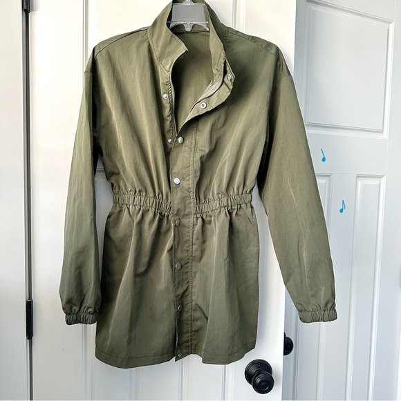 Flattering Lightweight Elastic Waist Snap Button Front Jacket-Army Green -Size M - Picture 5 of 14